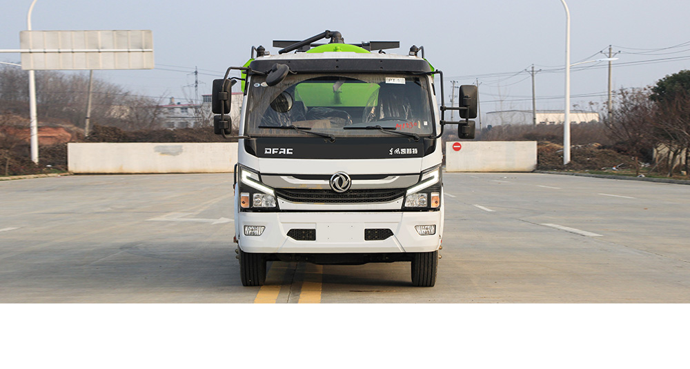 东风大多利卡清洗吸污车（方罐）图7